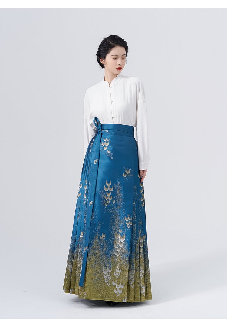 Elegant Chinese Horse Face Skirt