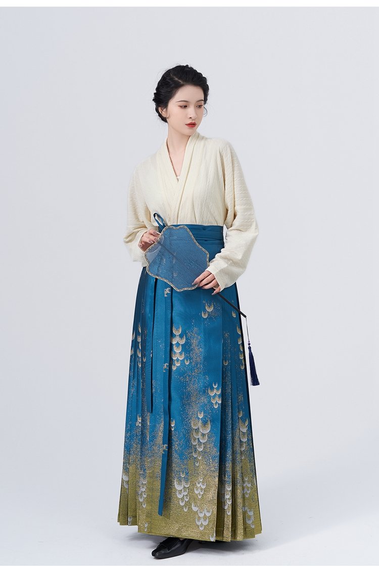 Elegant Chinese Horse Face Skirt
