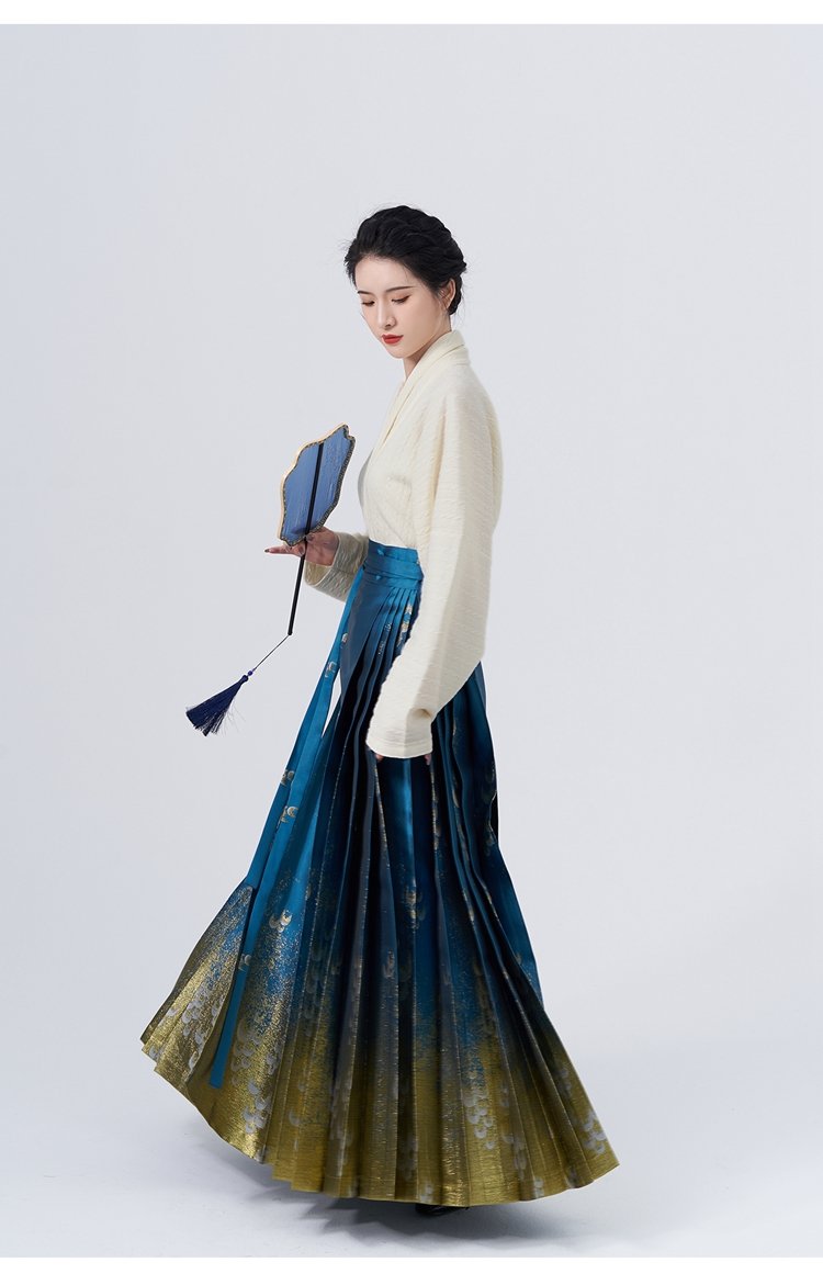 Elegant Chinese Horse Face Skirt