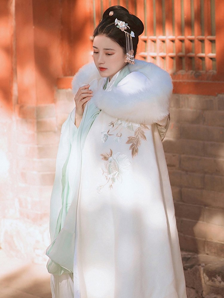 Chinese Style Winter Cape With Hood