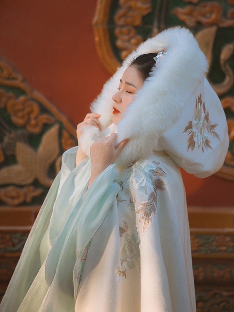 Chinese Style Winter Cape With Hood