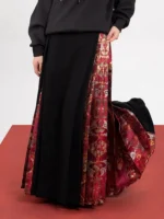 Contrast-Panel Ma Mian Skirt Black Hanfu Skirt with Red Brocade