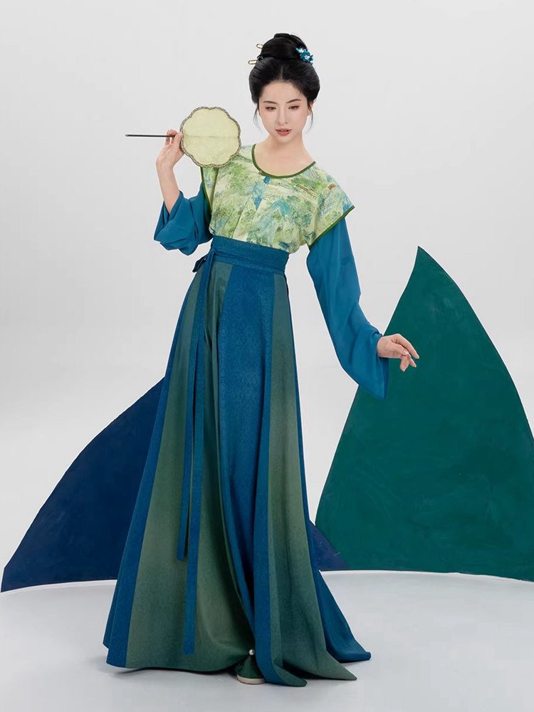 Close view showing neckline and sleeve details of Dai Shan Wu Tang style Hanfu