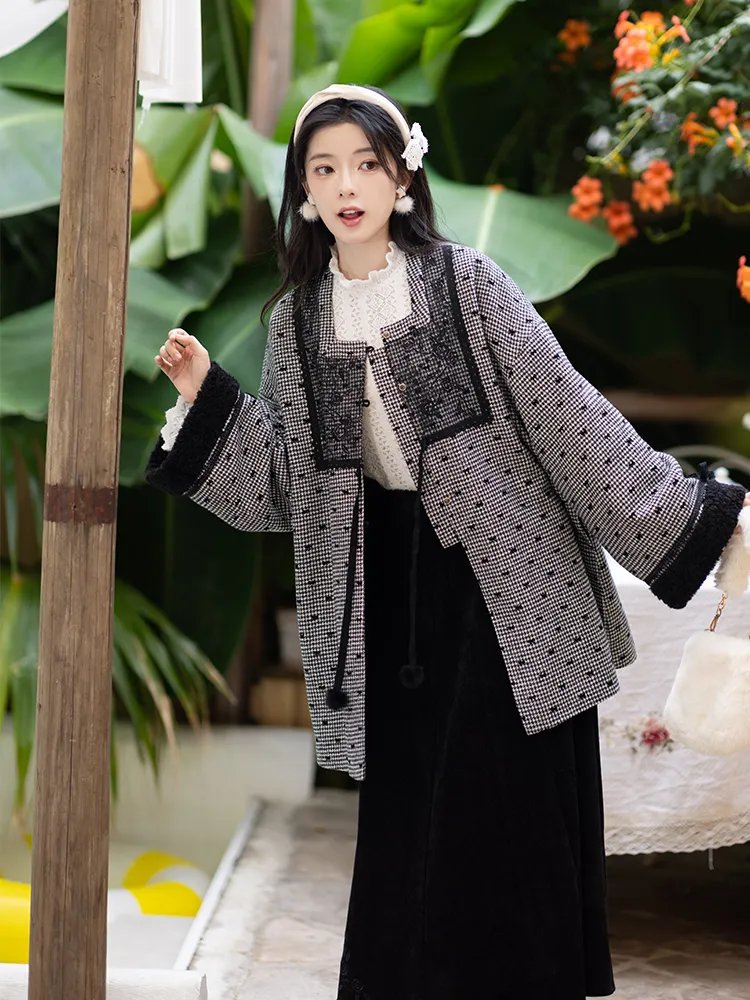 Front view of the black and white rose-embroidered Hanfu jacket