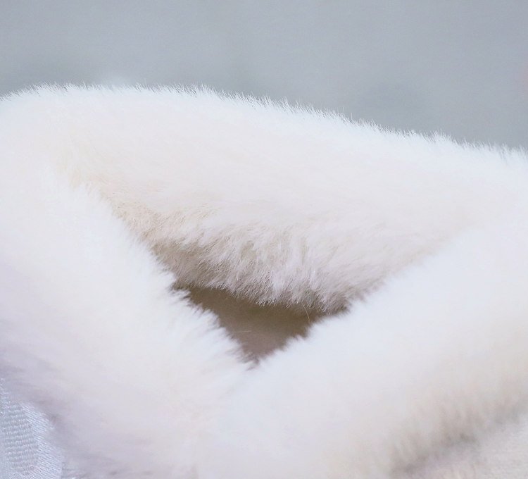 Fleece lining inside Hanfu embroidered boots
