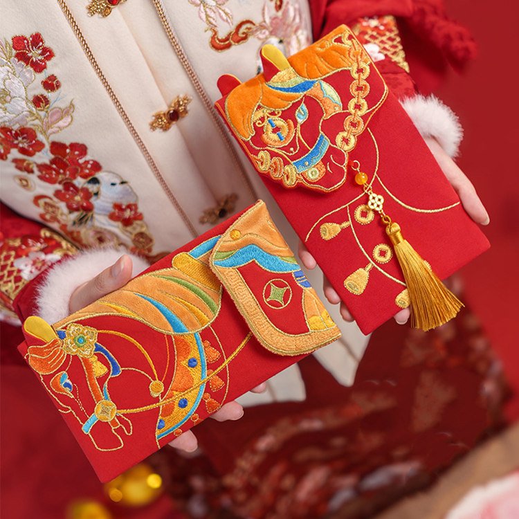 embroidered red envelope hanfu gift
