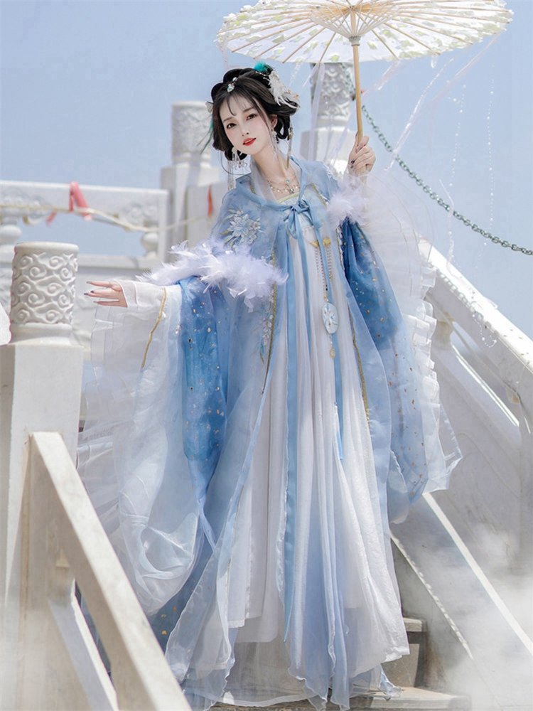 Includes robe, cape, Qixiong skirt, pendant accessories