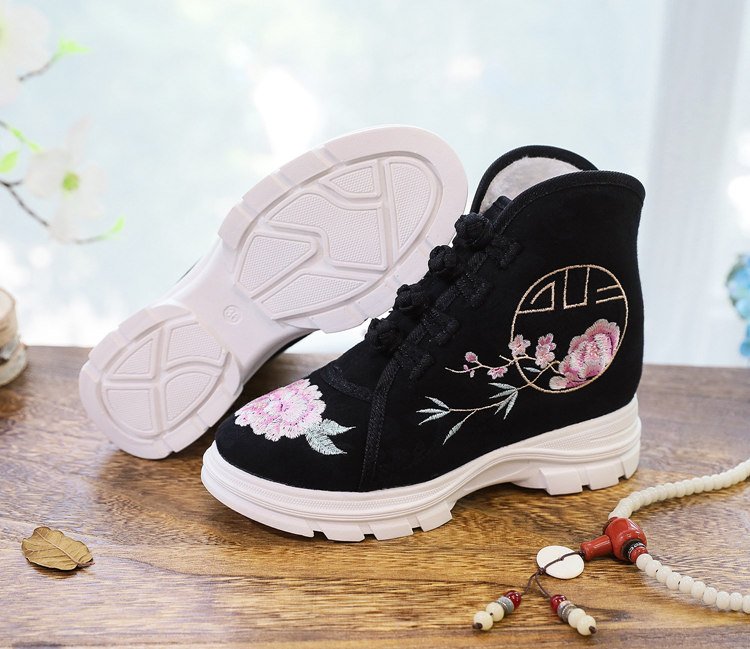 Hanfu embroidered ankle boots soft sole
