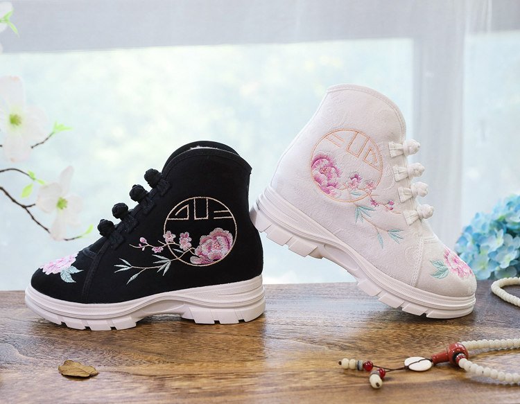 Hanfu embroidered ankle boots white and black pair