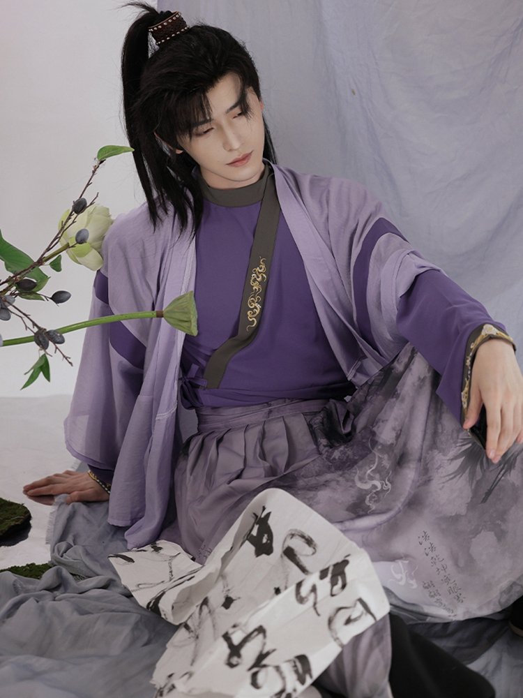 Collar embroidery detail of lavender chiffon Jin-style Hanfu set for men.