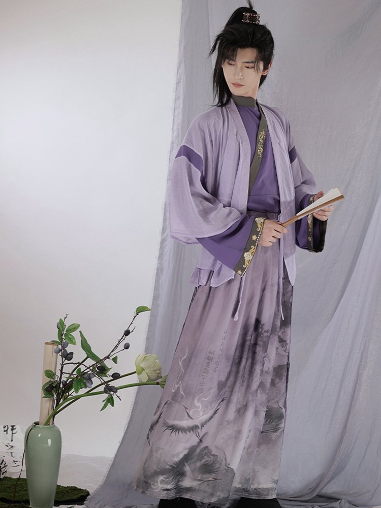 Side view of lavender chiffon Jin-style Hanfu set, elegant and artistic.