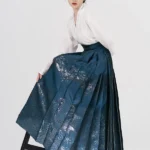 Woven Gold Hundred-Fold Skirt Ming Dynasty Hanfu