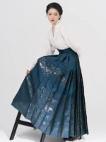 Woven Gold Hundred-Fold Skirt Ming Dynasty Hanfu