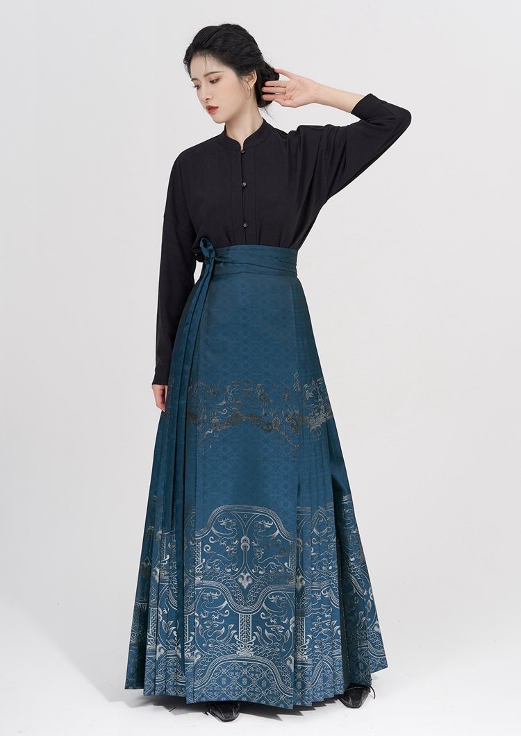 Hundred-Fold Skirt Ming Dynasty Hanfu