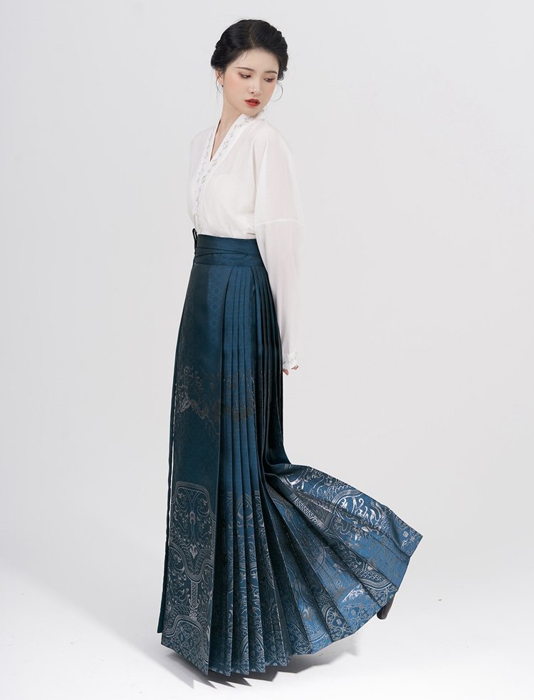 Hundred-Fold Skirt Ming Dynasty Hanfu