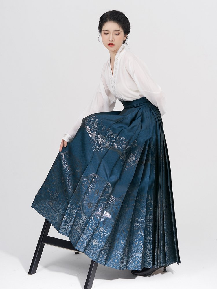 Hundred-Fold Skirt Ming Dynasty Hanfu