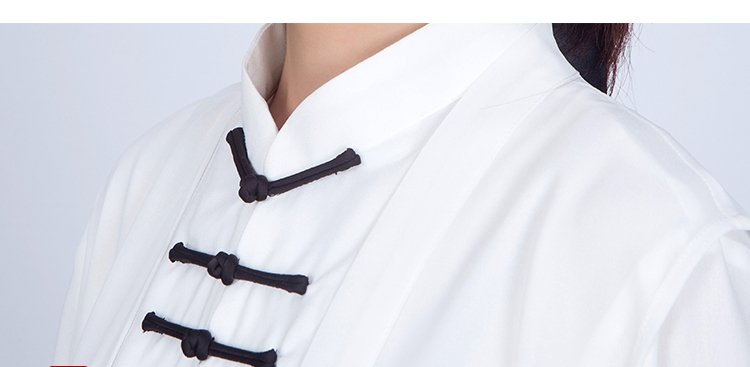 Mandarin collar and frog buttons detail