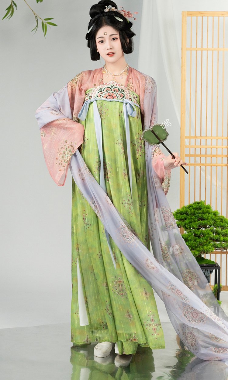 Chinese Late Tang Dynasty Hanfu Dress