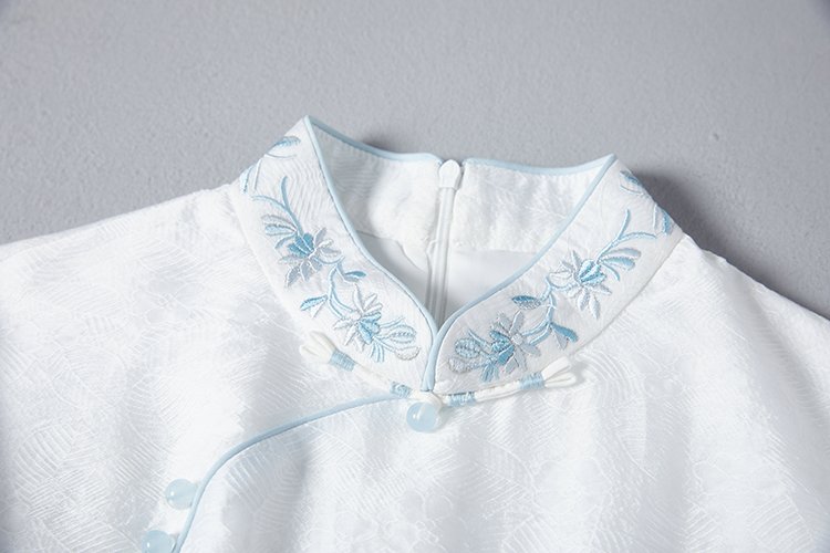 Embroidered pattern on sleeve of Mandarin Collar Hanfu Dress