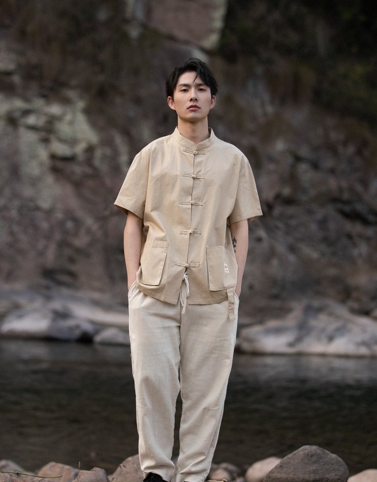 Stylish Men's Short-Sleeved Shirt