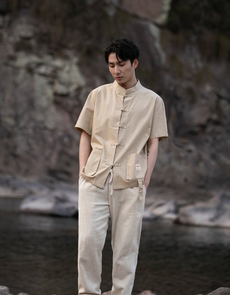 Stylish Men's Short-Sleeved Shirt