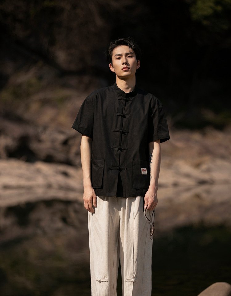 Stylish Men's Short-Sleeved Shirt