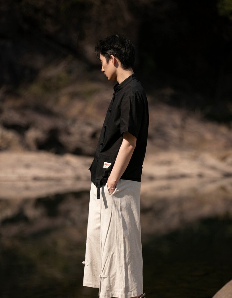 Stylish Men's Short-Sleeved Shirt