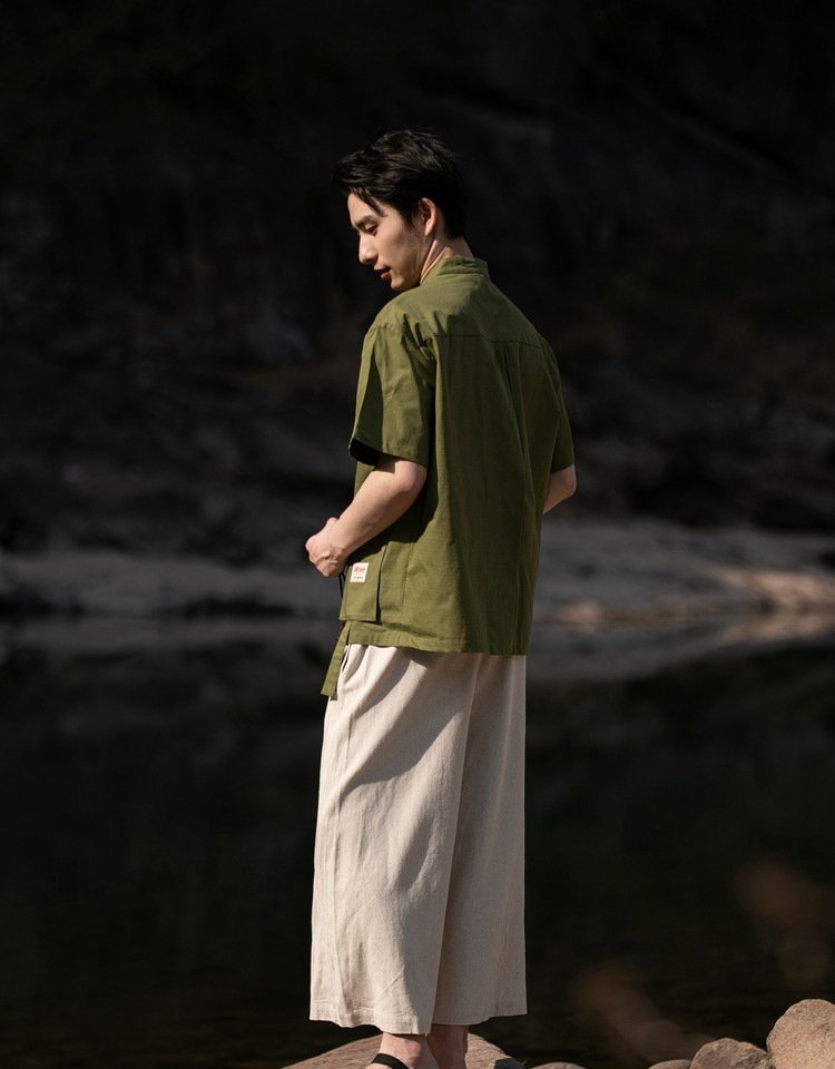 Stylish Men's Short-Sleeved Shirt