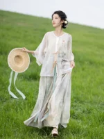 Ming-Style Hanfu Dress with Round Collar and Horse Face Skirt