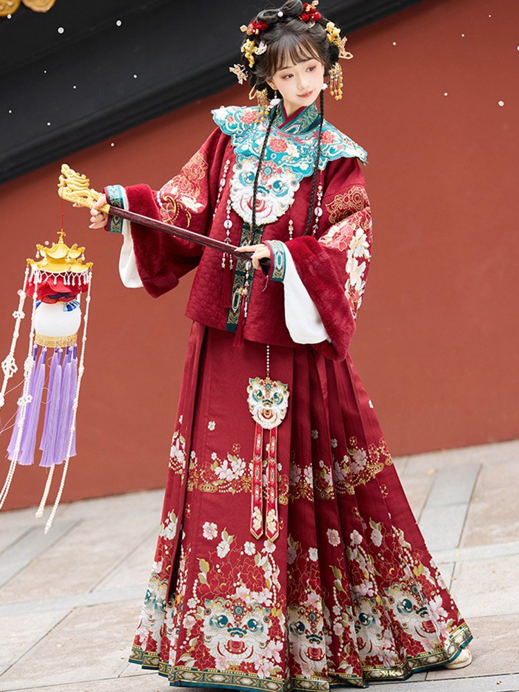 Two versions of the festive embroidered Hanfu