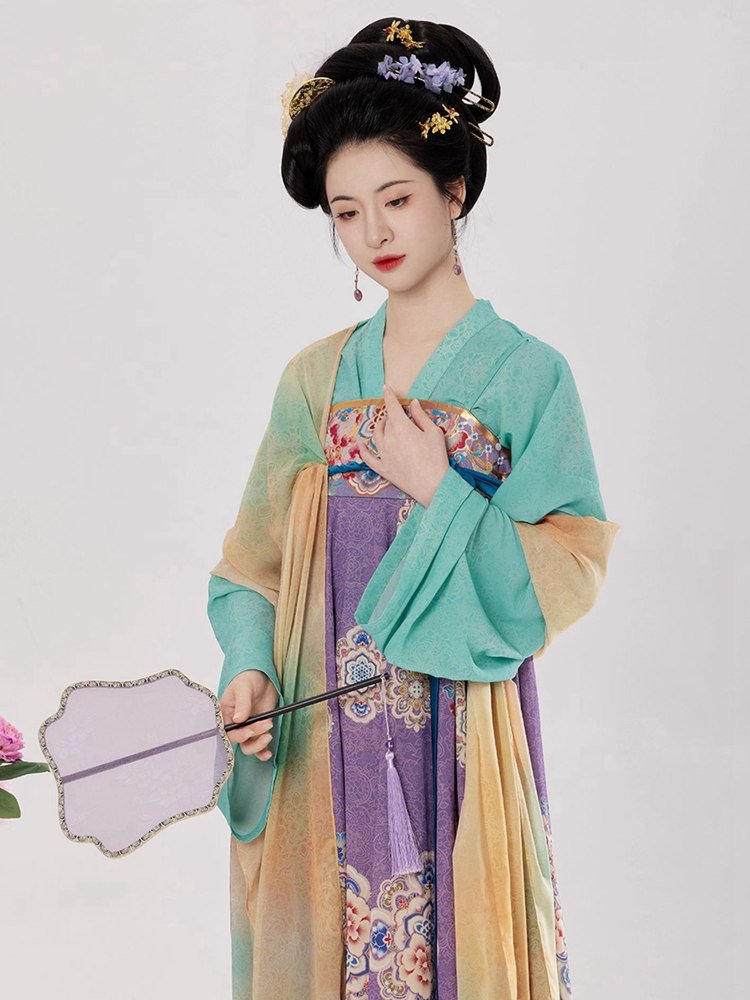 Detailed view of Tang style Hanfu top and flowing chiffon shawl in gradient green and gold