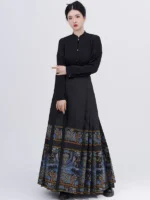 Traditioanl Mamianqun Hanfu Dress with Captivating Design