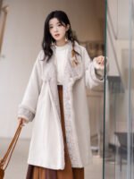 Warm Chenille Winter Coat with Tang-Inspired Embroidery