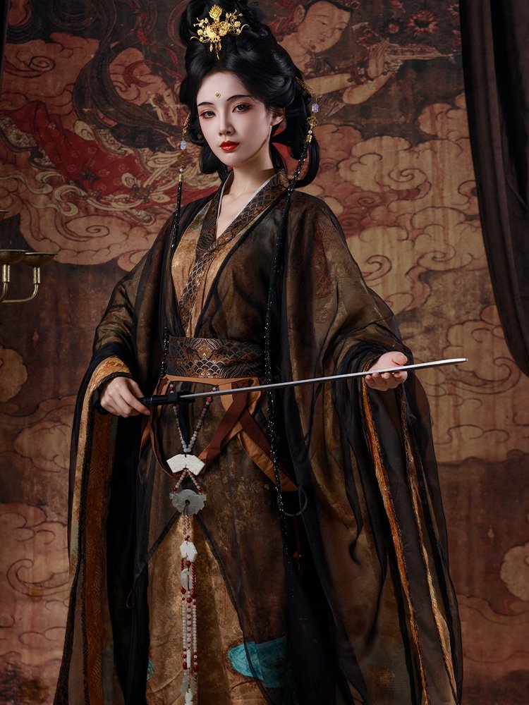 Traditional Wei Jin Chinese dress in golden hues for photography, cosplay, and cultural performance