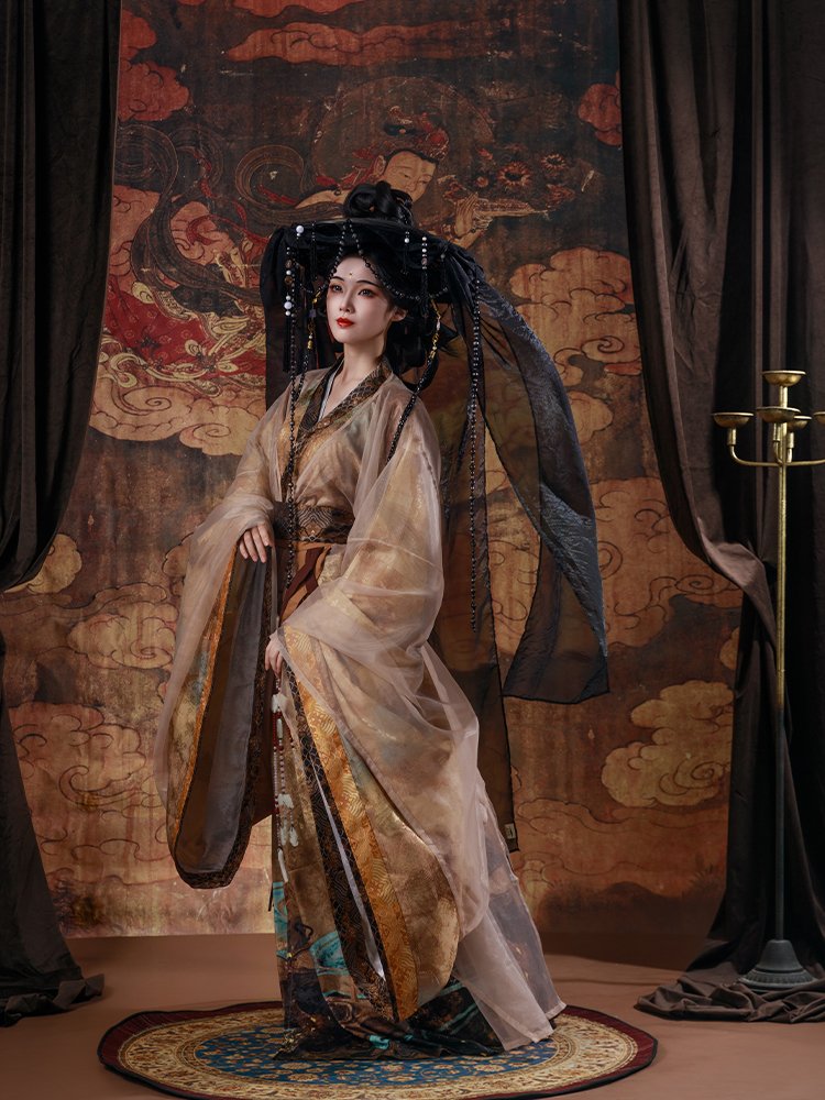 Flowing fabric details of Wei Jin Hanfu with embroidered trim and ruoyi yarn for autumn and winter