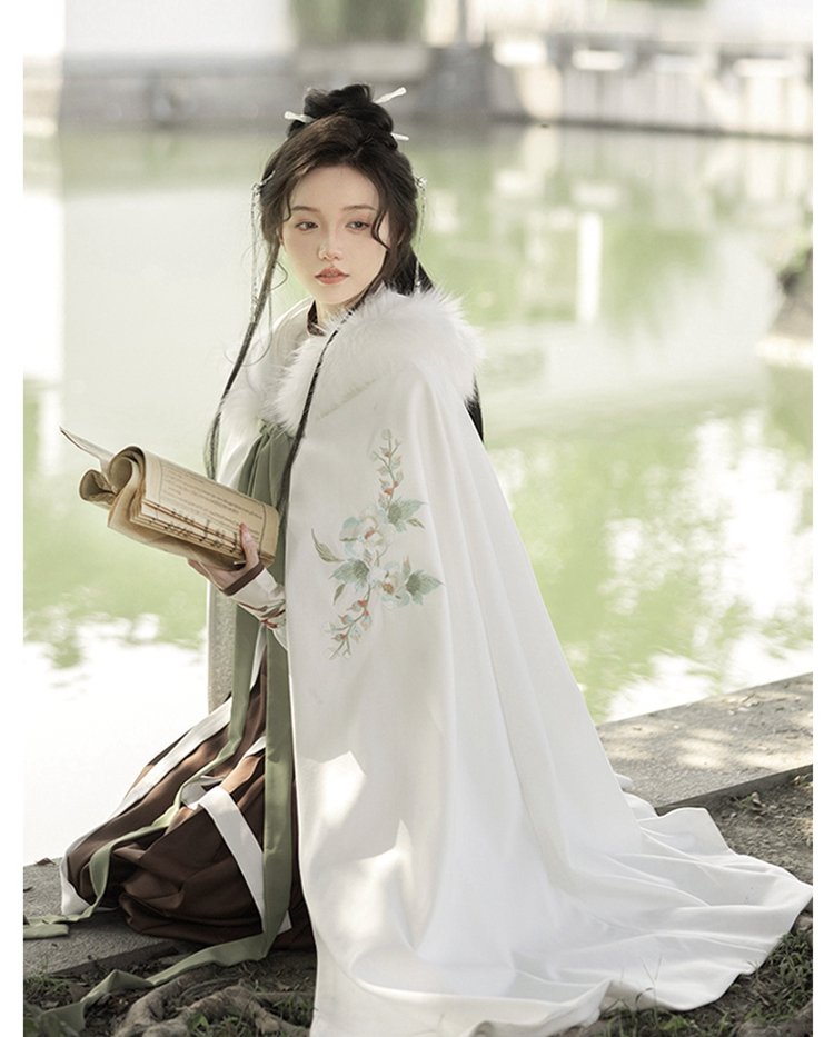 Winter Cloak With Hood Hanfu