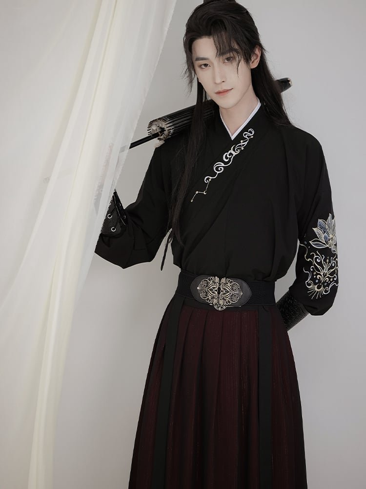 Flowing black Wuxia-style Hanfu robe for men, perfect for spring and summer cosplay.