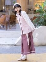 Chinese Ming Dynasty Women Hanfu In Winter - Image 3