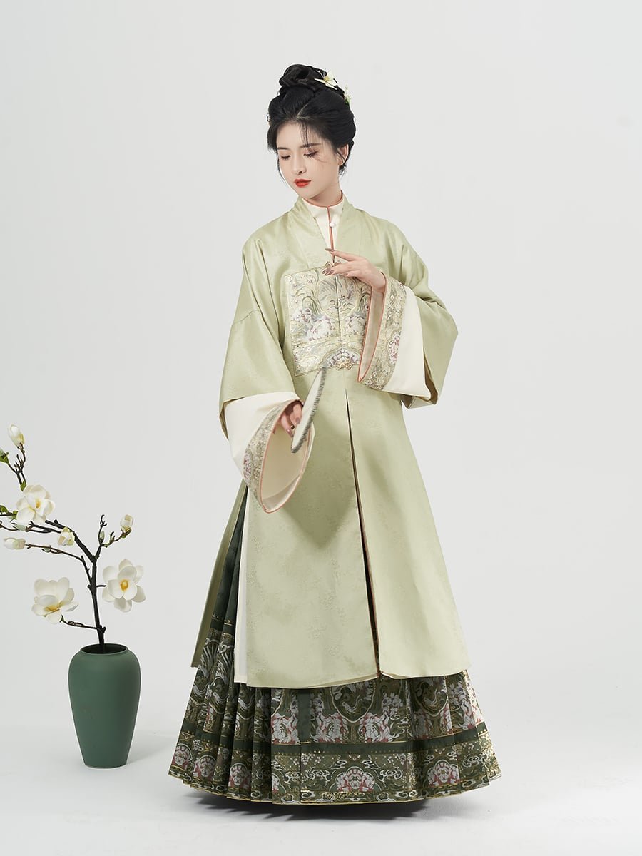 Chinese Traditional Clothing Embroidered Hanfu Set