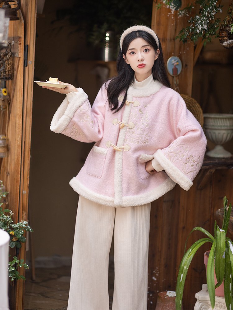 Embroidered Winter Hanfu Coat Women
