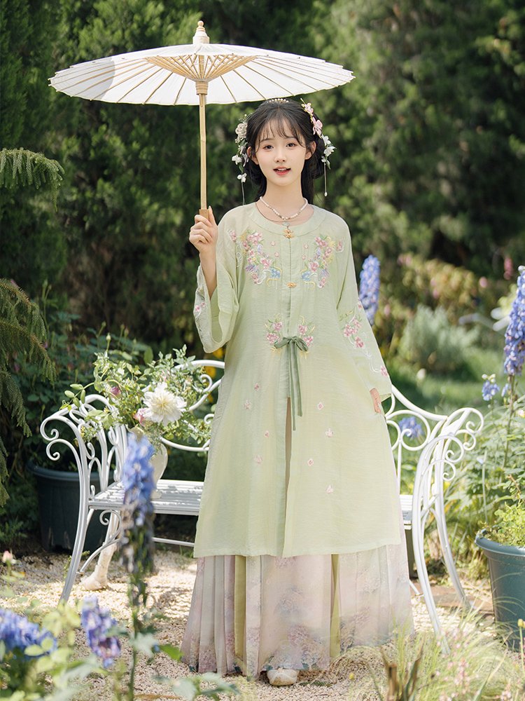 Summer Hanfu Elegant Embroidered Hanfu Set