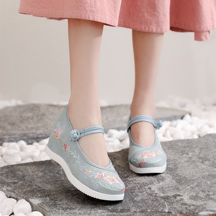 Traditional Chinese Shoes Hanfu Embroidered Shoes