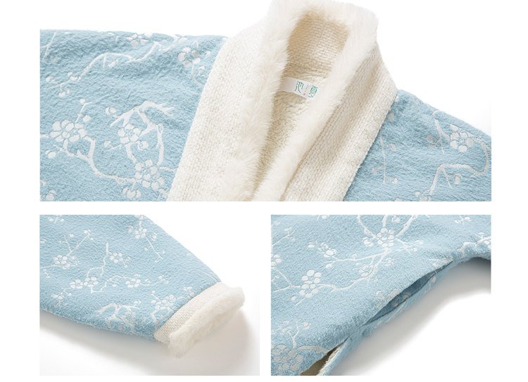 Fabric and lining details of blue Hanfu coat
