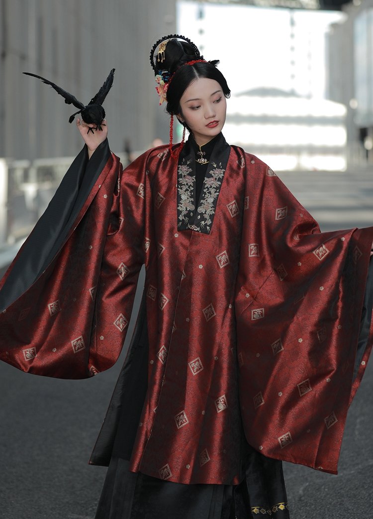 Ming Dynasty Traditional Hanfu Clothing