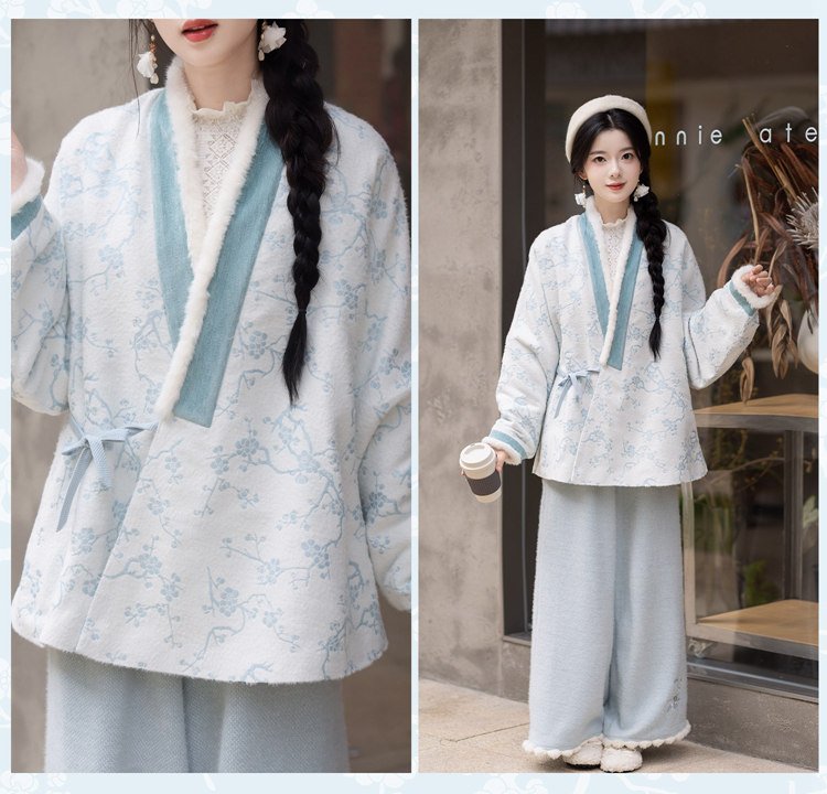 Pair of Hanfu outfits in blue and white